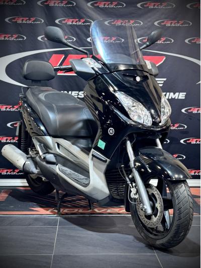 YAMAHA X-MAX 250