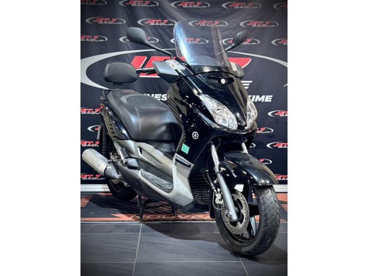 YAMAHA X-MAX 250