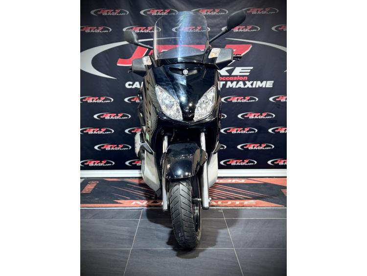 YAMAHA X-MAX 250