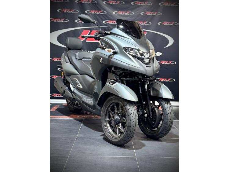YAMAHA TRICITY 300