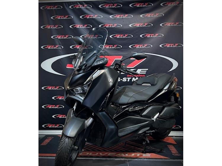 YAMAHA XMAX 300 Tech Max